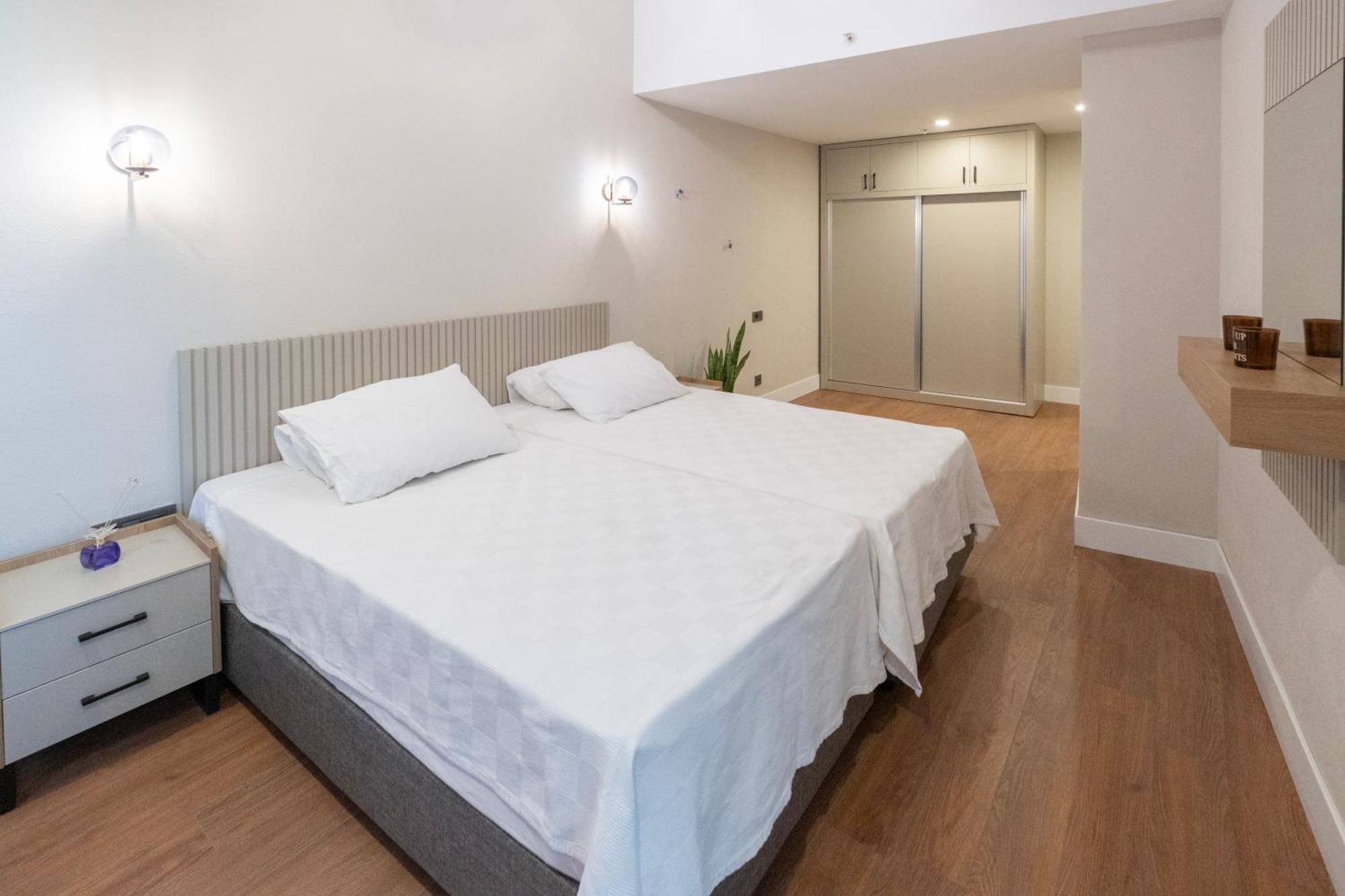 Hotel Sirius Town And