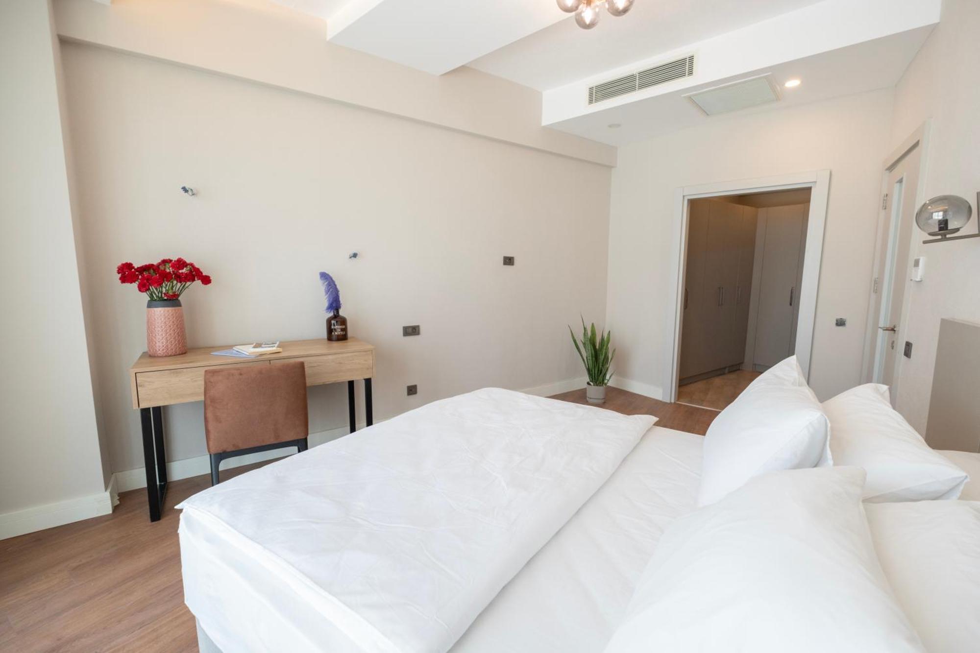 Hotel Sirius Town And